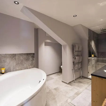 Contact Us At What App - 0041-798-079-427 To Book!! - Luxury Ski Ozzy Flat Apartment *